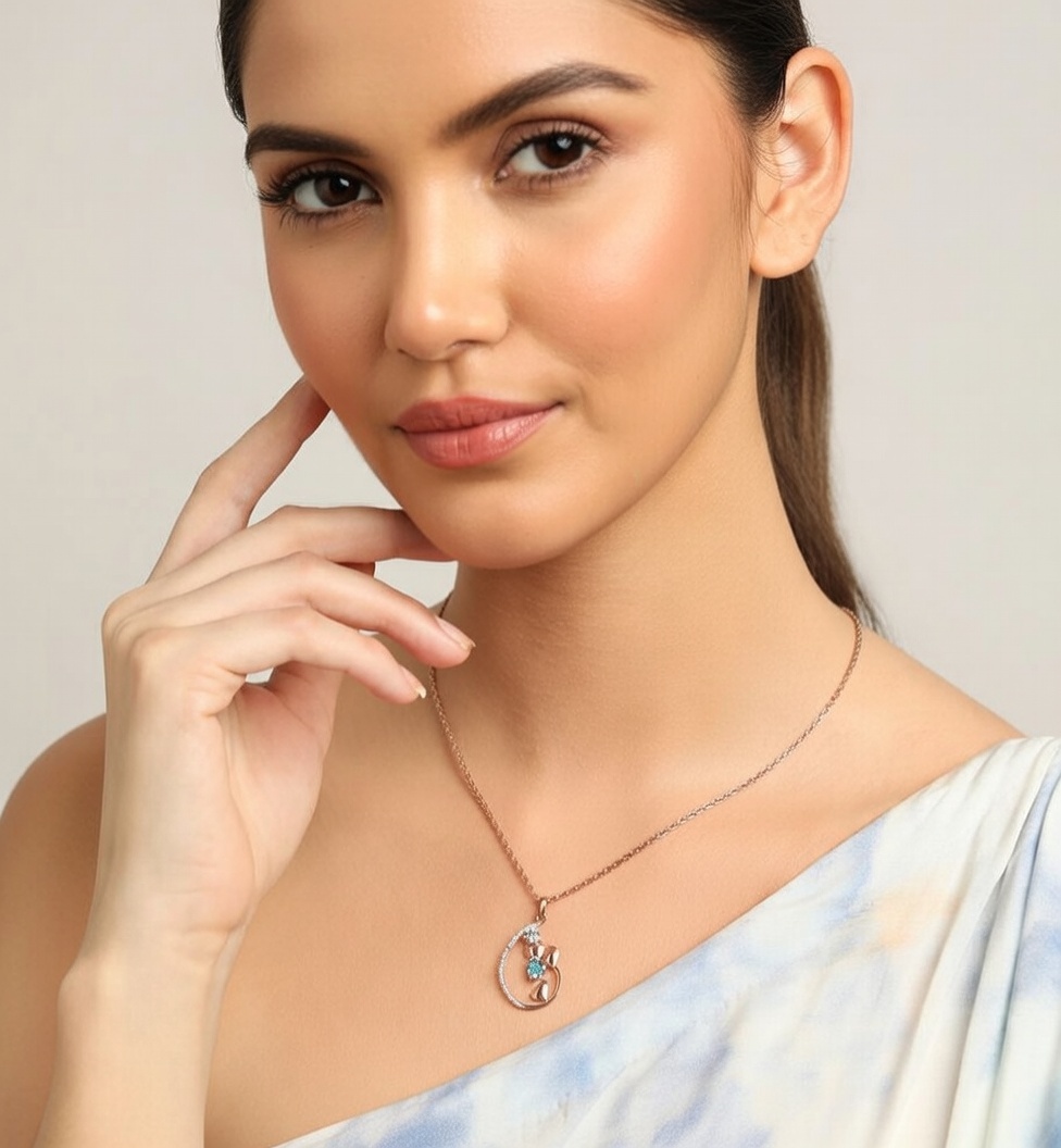 Nova Heart Curve Pendant