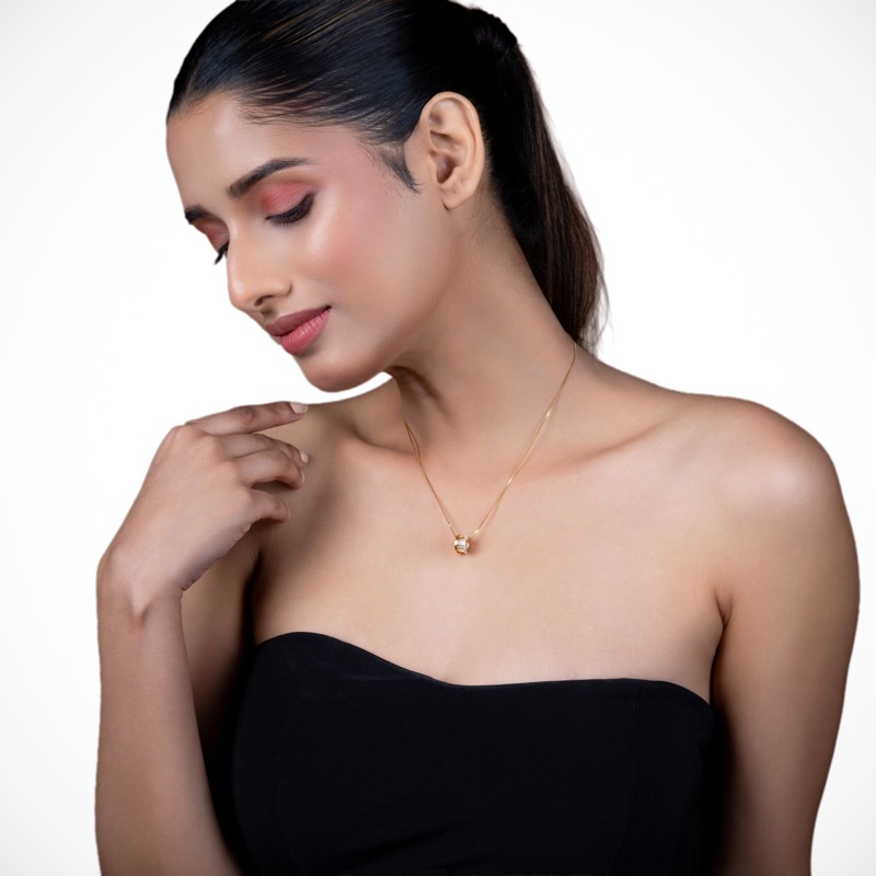 Vyanika Golden Halo Barrel Necklace